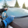 車のフロントガラスの凍結防止は100均でも可能！
